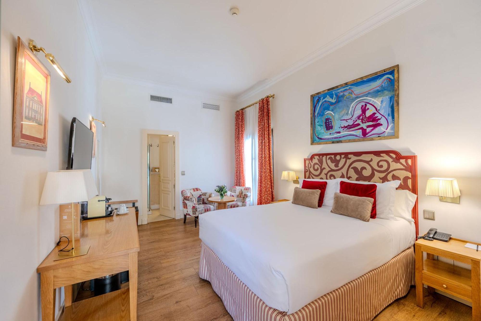 Deluxe Room,1756399723:JPEG